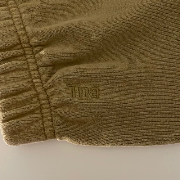 Aritzia Tna Cozy Fleece Perfect Hi-Rise 3" Sweatshort - Picture 2 of 5